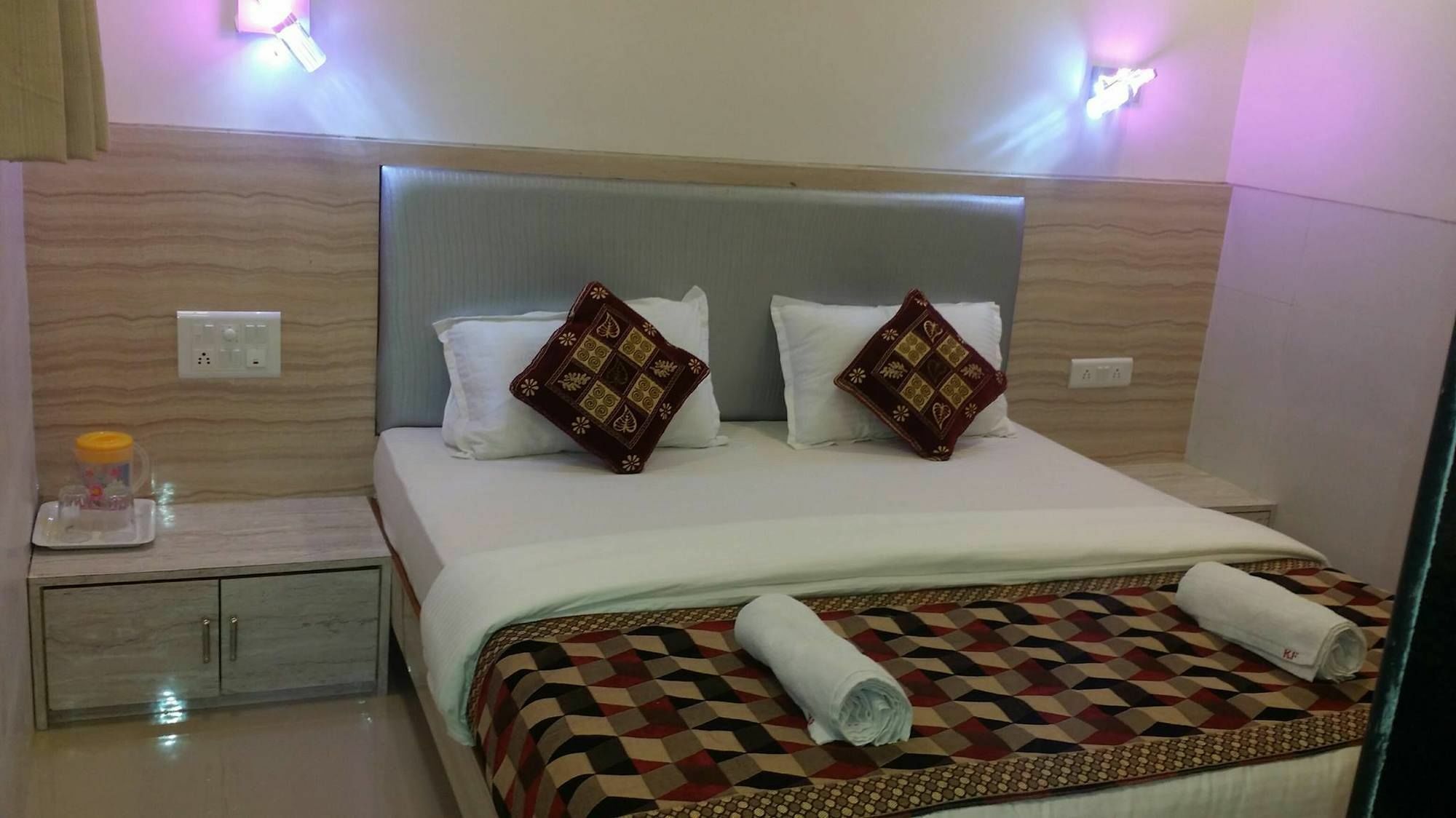 Kf Residency Otel Mumbai Dış mekan fotoğraf